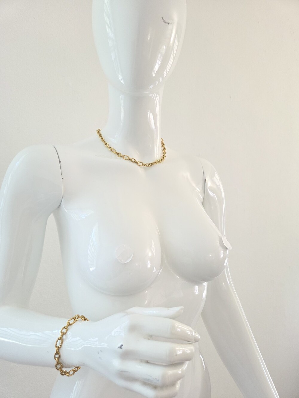 Gold Chunky Chain Necklace and Bracelet Set Textured Oval Links Jewelry Set - Picture 6 of 13